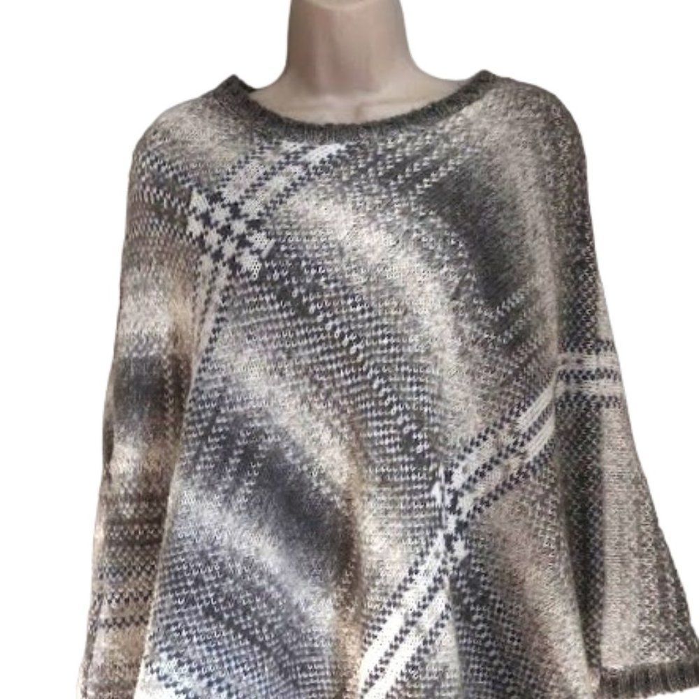 Liz Claiborne Gray and White Cotton Wool Blend Plaid Poncho